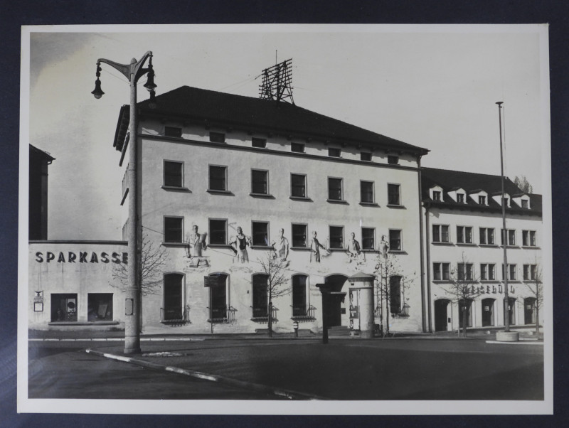 schwarz weiß Foto aus dem Jahr 1937 einer Häuserzeile in der Bahnhofstraße in Kempten