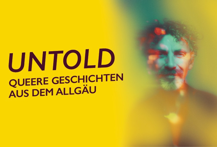 Banner zur Ausstellung mit Titel und einer Portraitaufnahme eines Mannes
